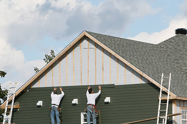 Professional Emergency Siding Repair technician working in Concord, VA